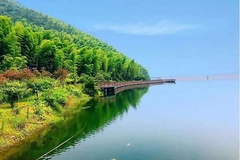 新佳农家乐水库美景