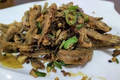 山湾湾农家乐香炸小溪鱼