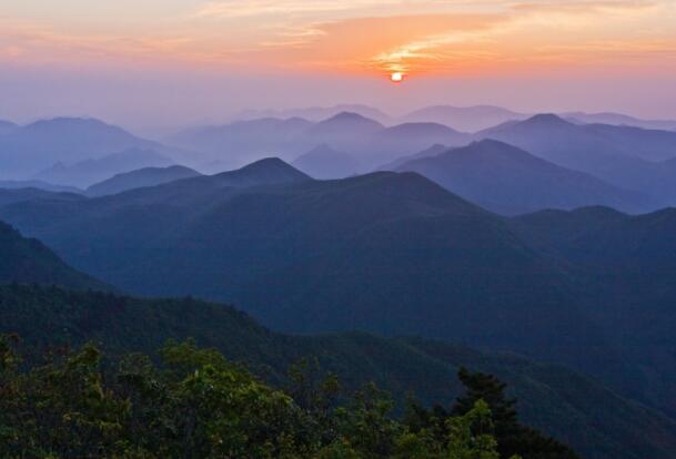 黄浦江源龙王山落日