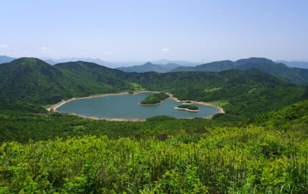 千顷天池全景