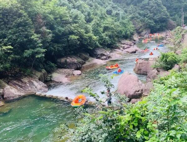 好玩的龙王山峡谷漂流