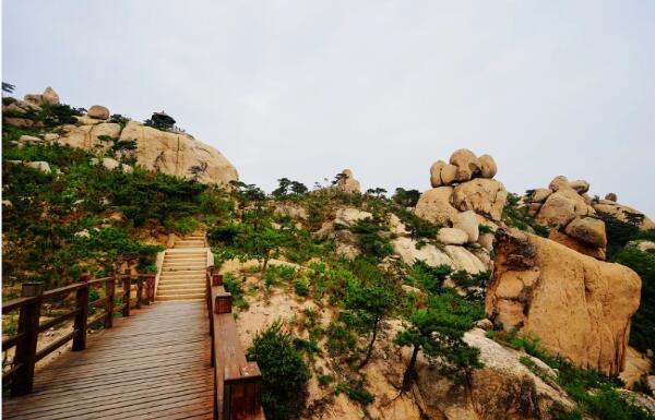 九仙山陡峭的阶梯