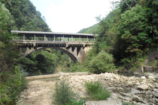 龙穿峡风景区