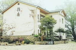 迷雾中的时光印记——浙江指南村的千年古韵与自然风光