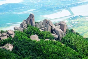巨石山