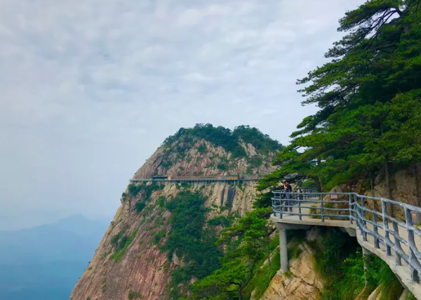 明堂山栈道