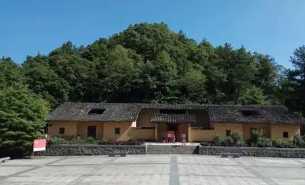 鹞落坪留影