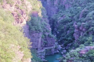 云台山之美：峻岭云雾与神话传说的奇幻之旅