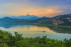 松月湖畔的灵动之美：自然与心灵的交融