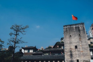 甘坑客家小镇：深圳繁华中的宁静角落