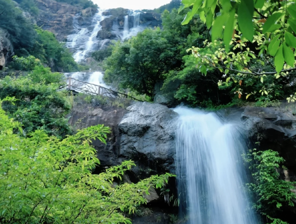 罗浮山飞瀑