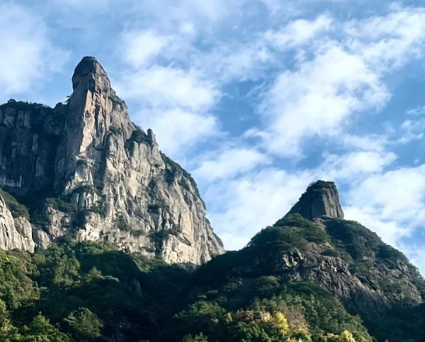 天姥山山峰