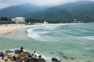 探秘深圳东冲：古城寻踪与海岸狂欢之旅
