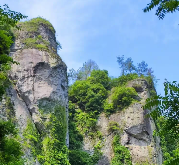 七盘仙谷山峰