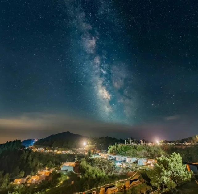 龙门秘境夜晚