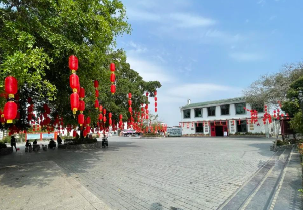 新山红色旅游区小广场