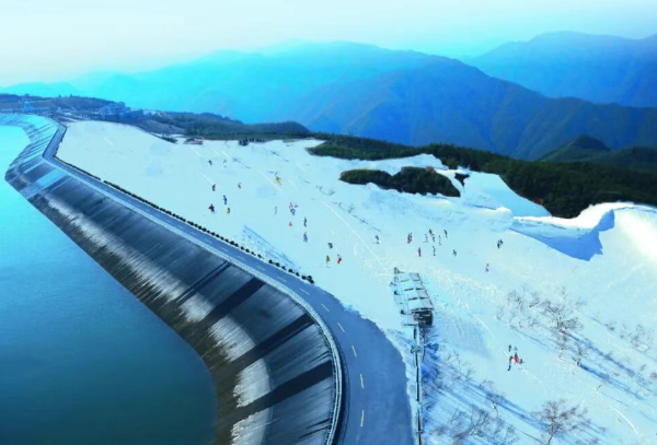 江南天池滑雪场