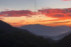 山间晚霞